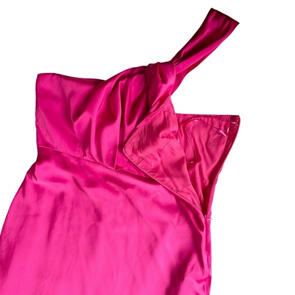 NWT Showpo. hot pink magenta fuchsia Carmella midi dress one-shoulder twist 10 - Picture 7 of 16